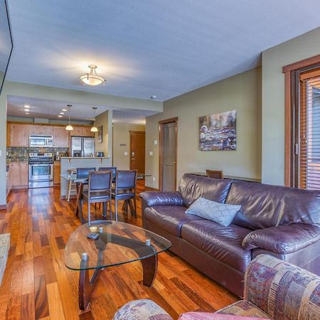 Rundle Rise - Spacious Condo Steps From Main Street Canmore Bagian luar foto