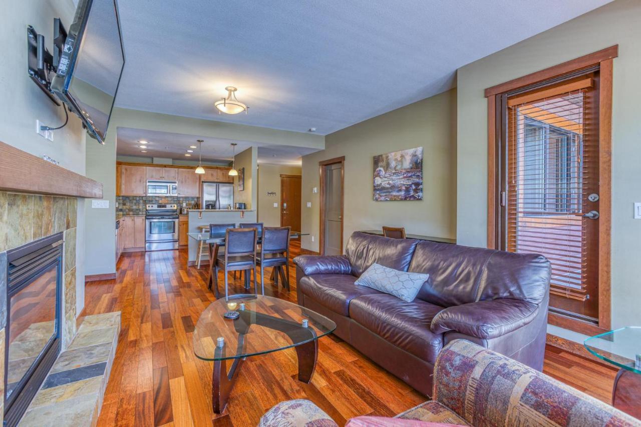 Rundle Rise - Spacious Condo Steps From Main Street Canmore Bagian luar foto