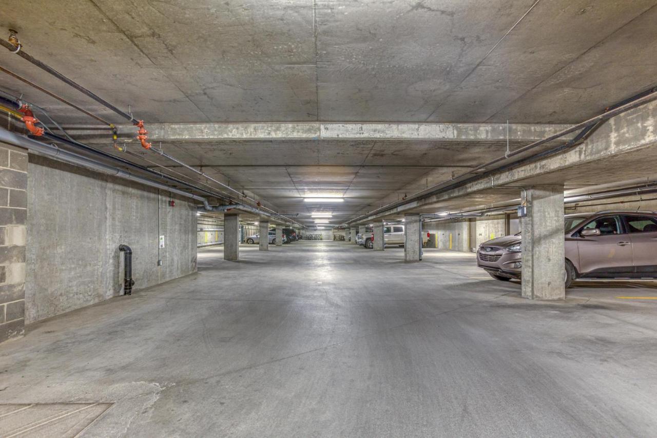 Rundle Rise - Spacious Condo Steps From Main Street Canmore Bagian luar foto